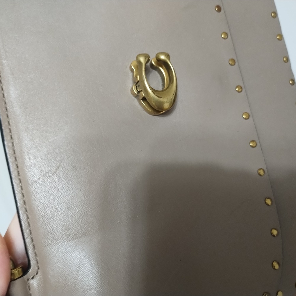 Used Ellie With Rivets - Picture 9 of 16